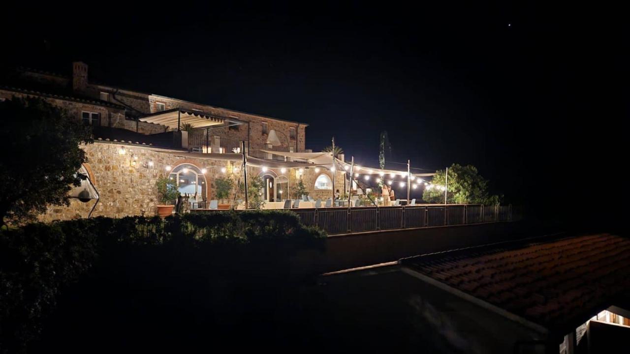 Vin Hotel - Wine Resort And Agriturismo Montieri ภายนอก รูปภาพ