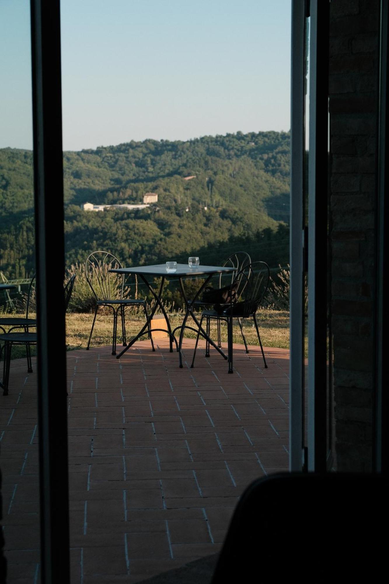 Vin Hotel - Wine Resort And Agriturismo Montieri ภายนอก รูปภาพ