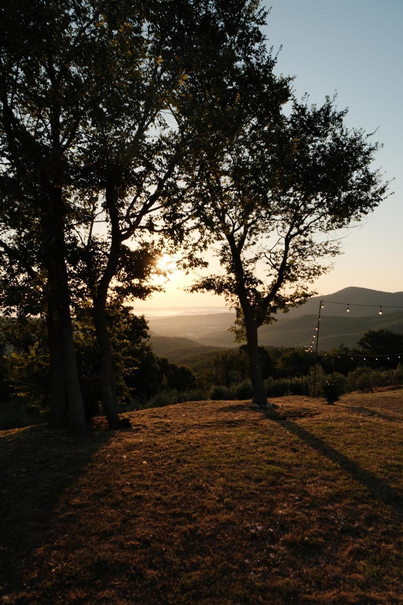Vin Hotel - Wine Resort And Agriturismo Montieri ภายนอก รูปภาพ