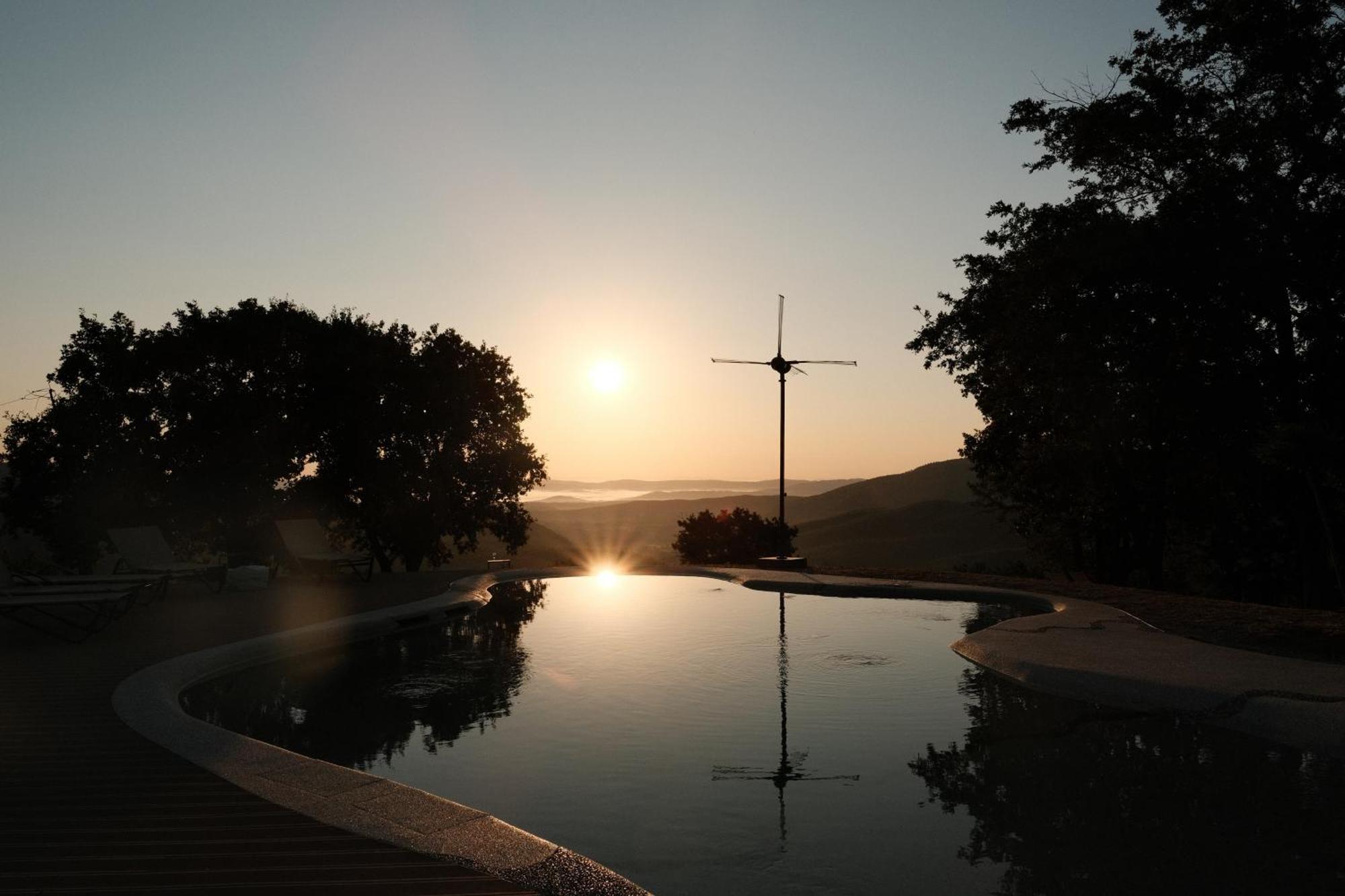 Vin Hotel - Wine Resort And Agriturismo Montieri ภายนอก รูปภาพ