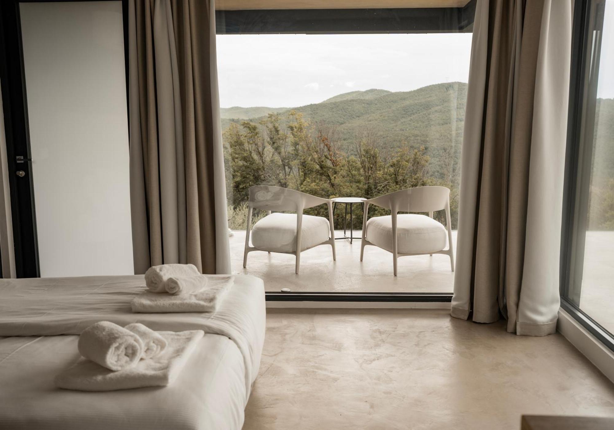 Vin Hotel - Wine Resort And Agriturismo Montieri ภายนอก รูปภาพ